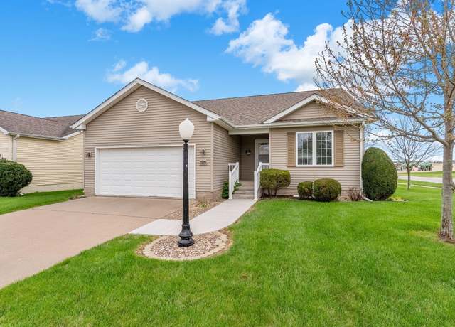 Property at 2920 Kaitlyn Dr, Muscatine, IA 52761, 3 beds, 3 baths