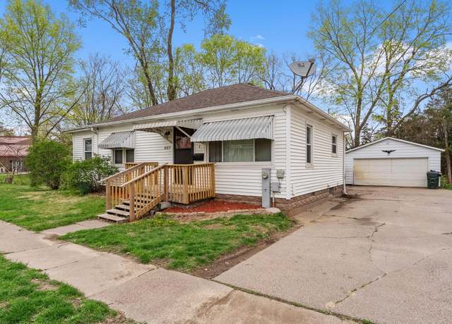 Property at 807 Broadway St, Muscatine, IA 52761, 2 beds, 1 bath