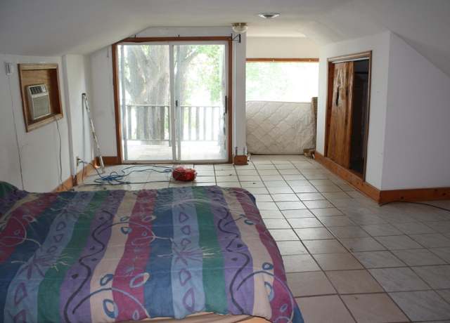 Property at 1504 Devitt Ave, Muscatine, IA 52761, 3 beds, 1 bath