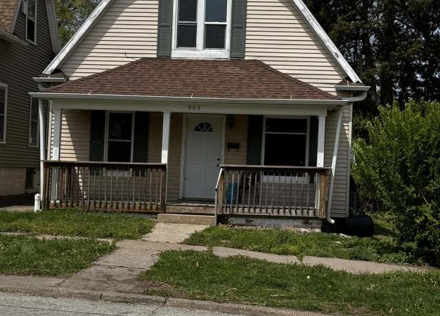 Property at 903 E 6th St, Muscatine, IA 52761, 3 beds, 2 baths