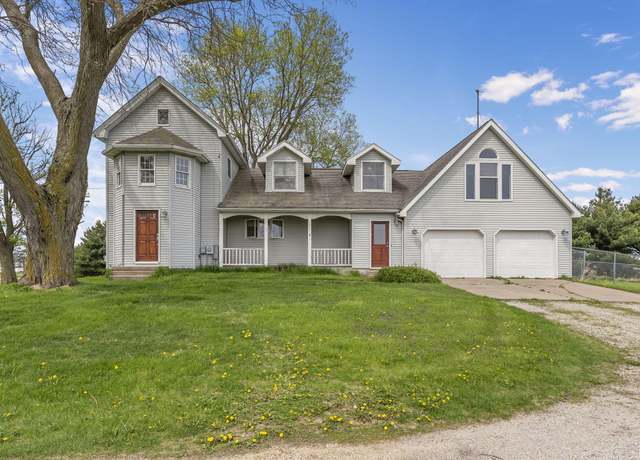 Property at 1945 Hwy 6, Atalissa, IA 52720, 5 beds, 3 baths