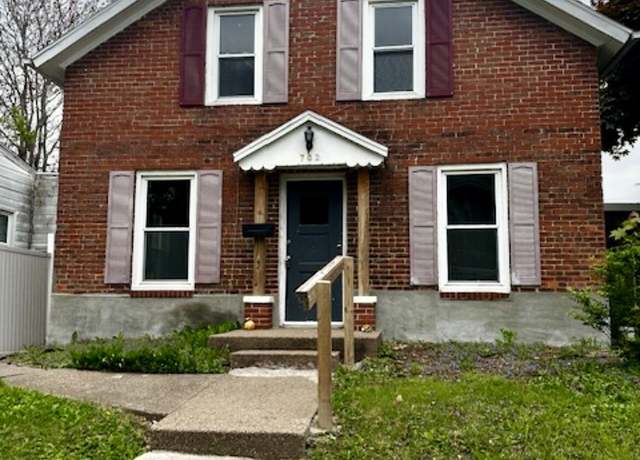 Property at 702 E 8th St, Muscatine, IA 52761, 3 beds, 2 baths