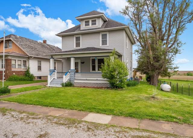 Property at 3531 150th St, Muscatine, IA 52761, 3 beds, 2 baths