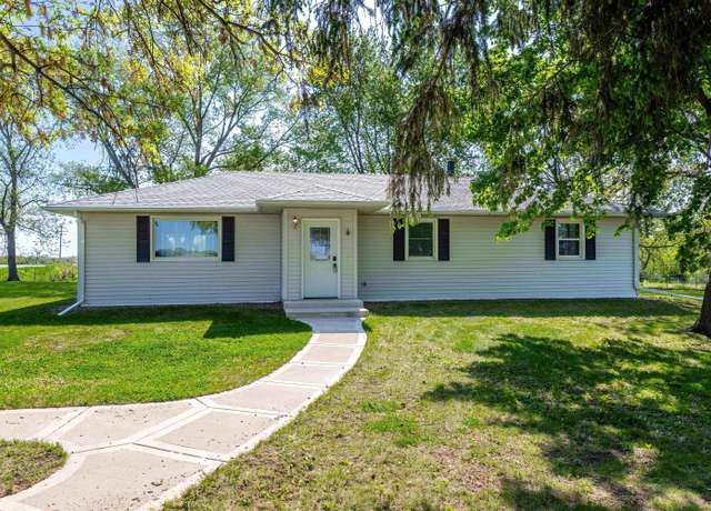 Property at 2001 Vanatta Ave, Muscatine, IA 52761, 3 beds, 1 bath