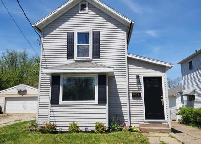 Property at 1619 Lucas St, Muscatine, IA 52761, 3 beds, 1 bath
