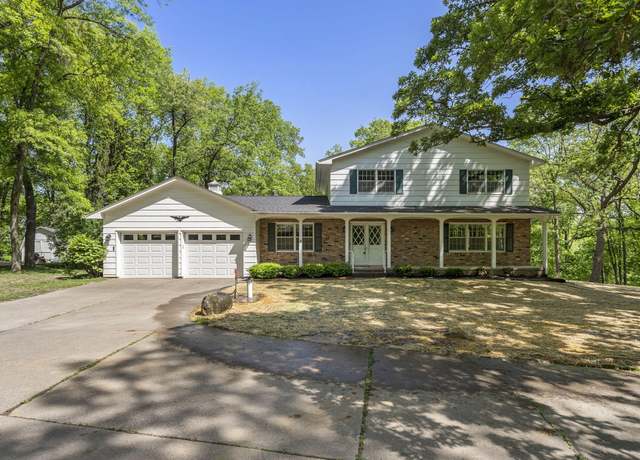 Property at 2821 Musquota Dr, Muscatine, IA 52761, 4 beds, 3 baths