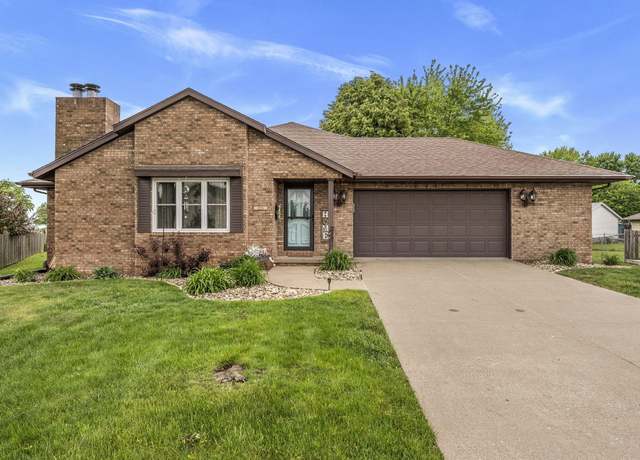 Property at 2715 Steeple Ln, Muscatine, IA 52761, 2 beds, 3 baths