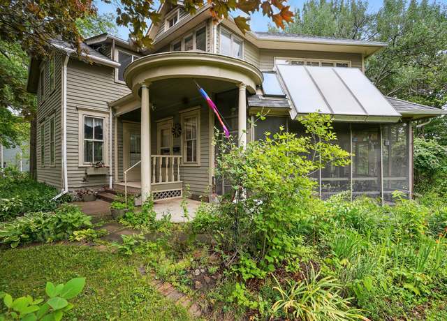 Property at 1221 Mulberry Ave, Muscatine, IA 52761, 3 beds, 2 baths