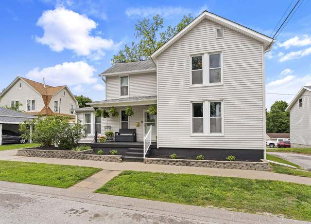 Property at 210 Brook St, Muscatine, IA 52761, 3 beds, 2 baths