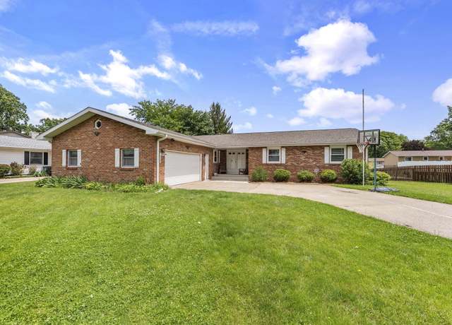 Property at 2409 Imperial Oaks Dr, Muscatine, IA 52761, 3 beds, 3 baths