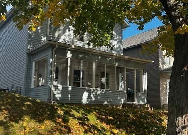Property at 211-211.5 W 7th St, Muscatine, IA 52761, 6 beds, 2 baths