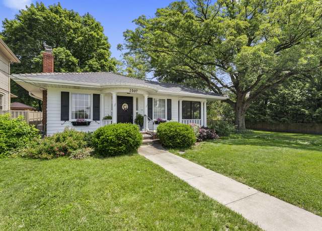 Property at 2007 Mulberry Ave, Muscatine, IA 52761, 2 beds, 2 baths