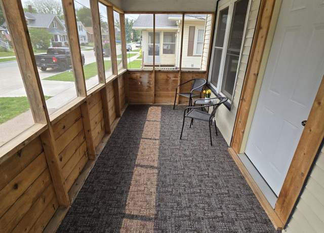 Property at 1007 Sycamore St, Muscatine, IA 52761, 2 beds, 1 bath