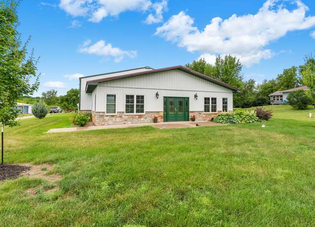 Property at 3800 Park Ave W, Muscatine, IA 52761, 2 beds, 2 baths