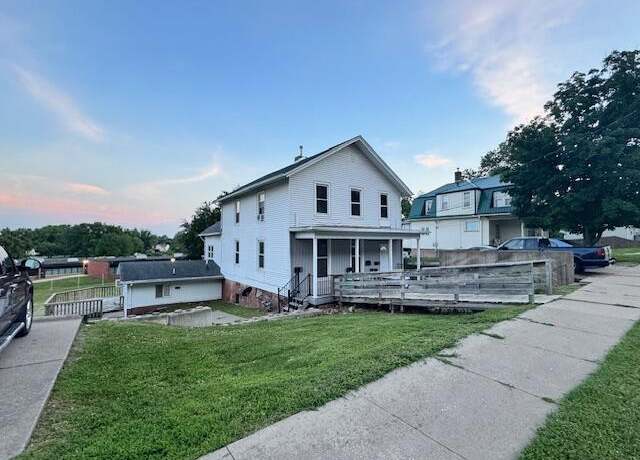 Property at 1706 Hershey Ave, Muscatine, IA 52761, 6 beds, 3 baths