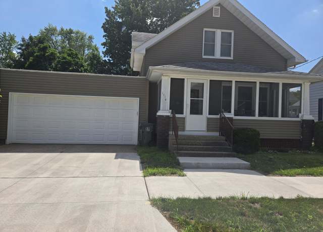 Property at 1024 Sycamore St, Muscatine, IA 52761, 3 beds, 2 baths