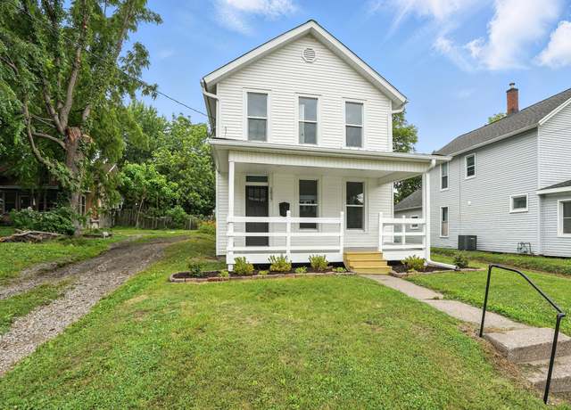 Property at 1017 Cedar St, Muscatine, IA 52761, 4 beds, 2 baths