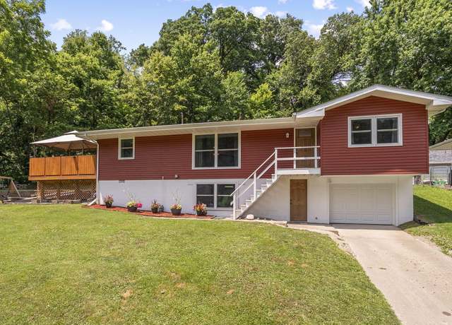 Property at 609 Hagerman Dr, Muscatine, IA 52761, 3 beds, 2 baths