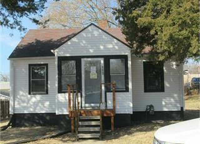 Property at 111 Gilbert St, Muscatine, IA 52761, 2 beds, 1 bath