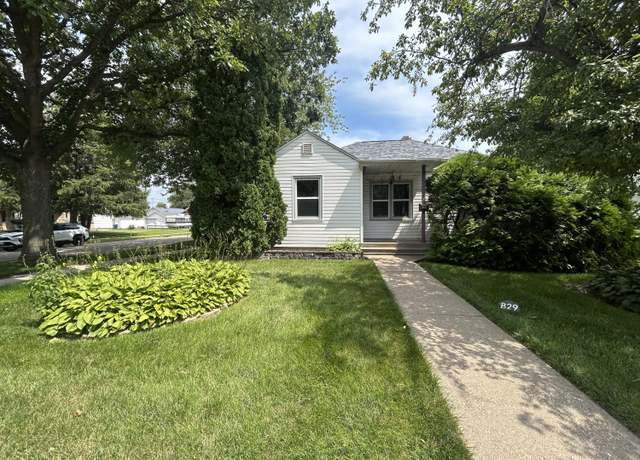 Property at 829 Park Pl, Clinton, IA 52732, 3 beds, 2 baths
