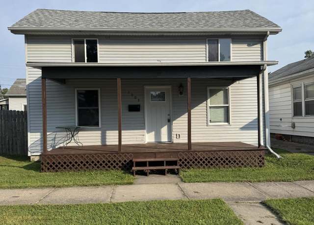 Property at 1005 E 8th St, Muscatine, IA 52761, 1 bed, 2 baths