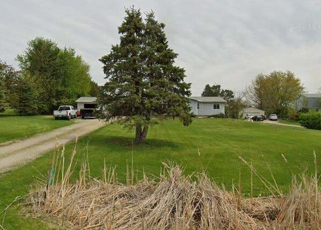 Property at 1691 Sweetland Acres Ln, Muscatine, IA 52761, 3 beds, 2 baths