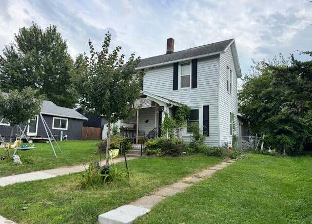 Property at 140 Sheridan St, Muscatine, IA 52761, 2 beds, 1 bath