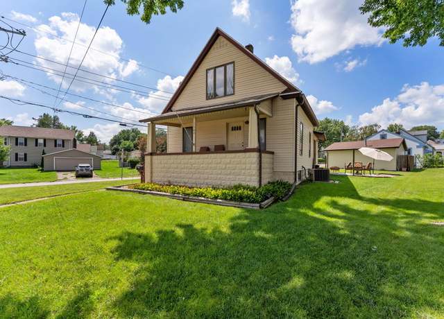 Property at 1300 Isett Ave, Muscatine, IA 52761, 2 beds, 2 baths