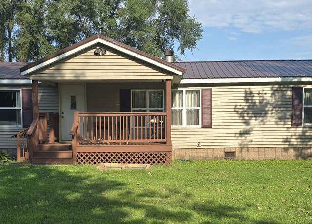 Property at 1312 8th Ave, Columbus Junction, IA 52738, 3 beds, 2 baths