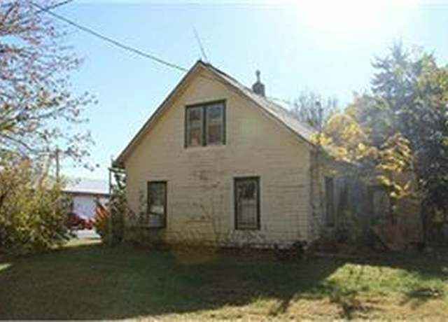Property at 219 N Jefferson St, Grandview, IA 52752, 2 beds, 1 bath