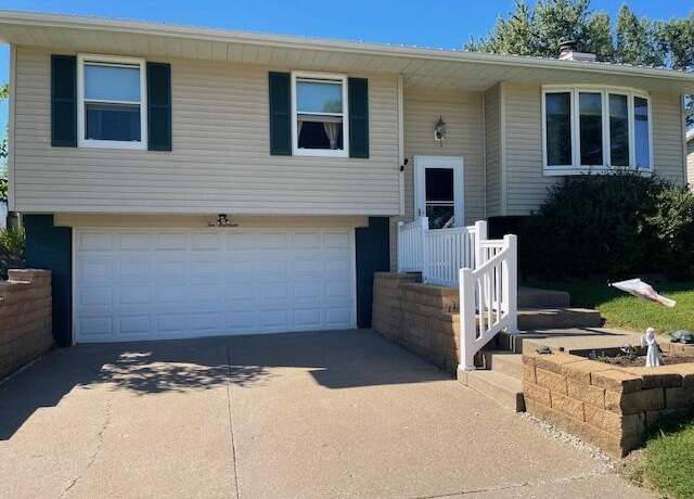Property at 1014 Wier St, Muscatine, IA 52761, 3 beds, 2 baths