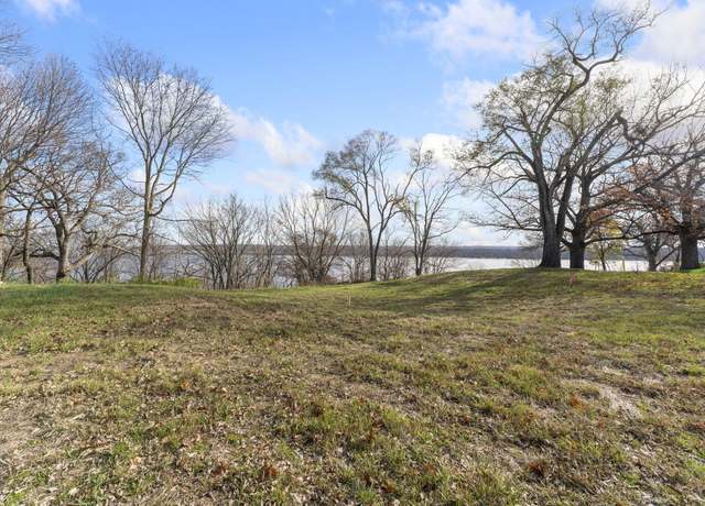 Property at 1315 Smalley St, Muscatine, IA 52761