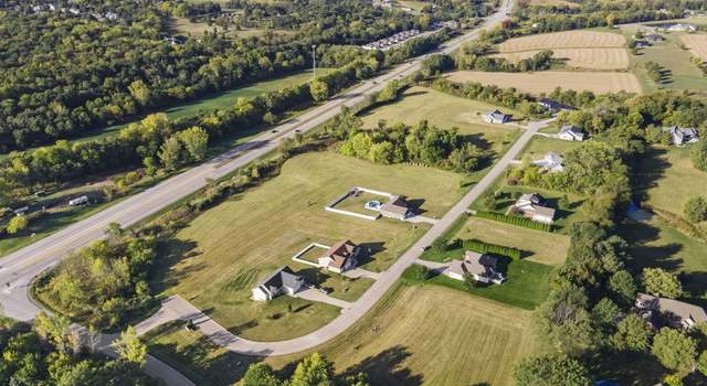 Photo of 2621 Anna Elizabeth Ln, Muscatine, IA 52761