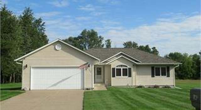 Photo of 143 Emerald Ln, Fruitland, IA 52749