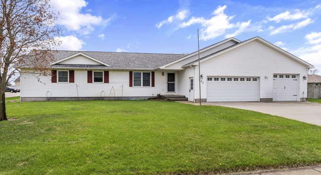 Photo of 203 Meadow View Ln, Fruitland, IA 52749