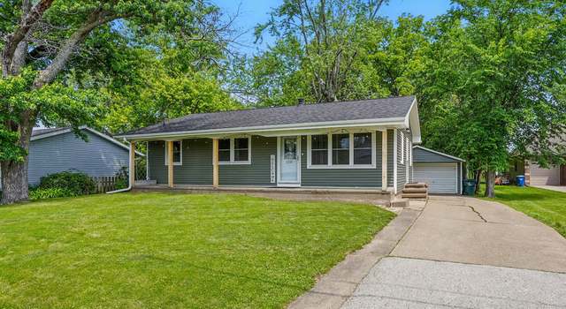 Photo of 1711 Foster St, Muscatine, IA 52761