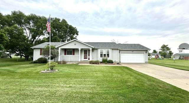 Photo of 6713 Wellington Dr, Muscatine, IA 52761