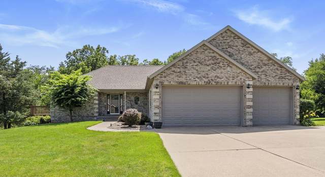 Photo of 2738 Oak Dr, Muscatine, IA 52761