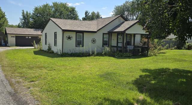 Photo of 139 North St, Fruitland, IA 52749