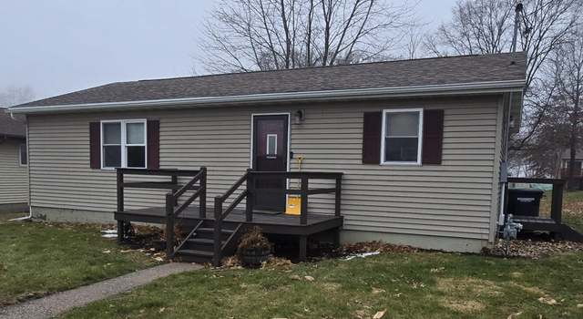 Photo of 307 Columbia St, Grandview, IA 52752