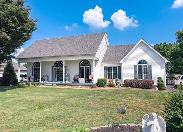 Property at 762 Glencrest Dr, Madisonville, KY 42431, 3 beds, 2 baths