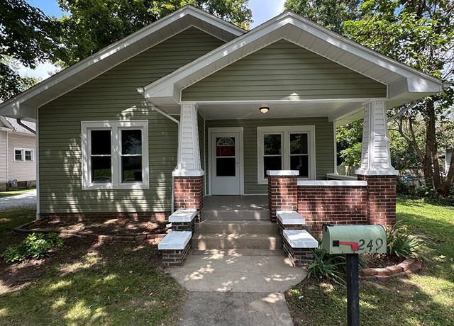 Property at 249 W Lake St, Madisonville, KY 42431, 2 beds, 1 bath