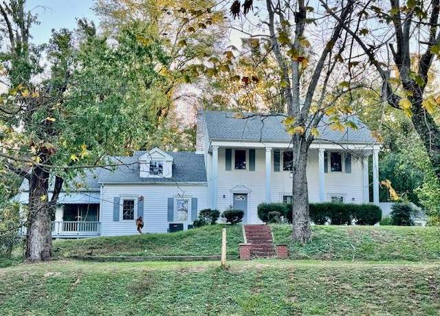 Property at 130 E Main St, Providence, KY 42450, 4 beds, 3 baths