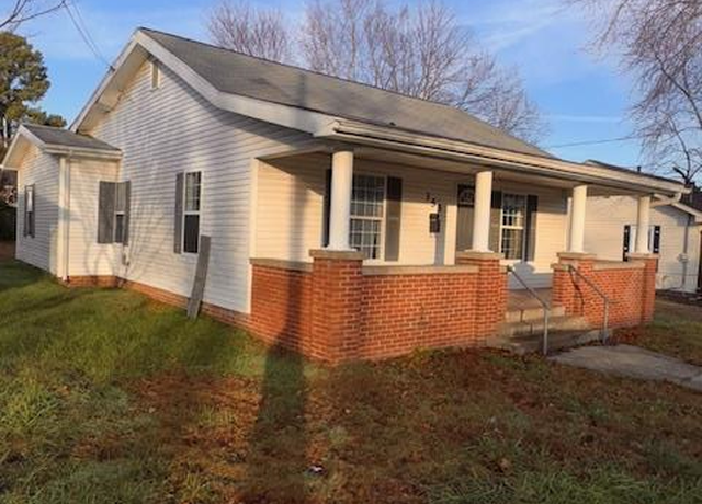 Property at 353 Mcleod Ave, Madisonville, KY 42431, 4 beds, 1 bath