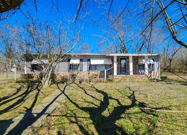 Property at 130 Victory St, Mortons Gap, KY 42440, 3 beds, 2 baths