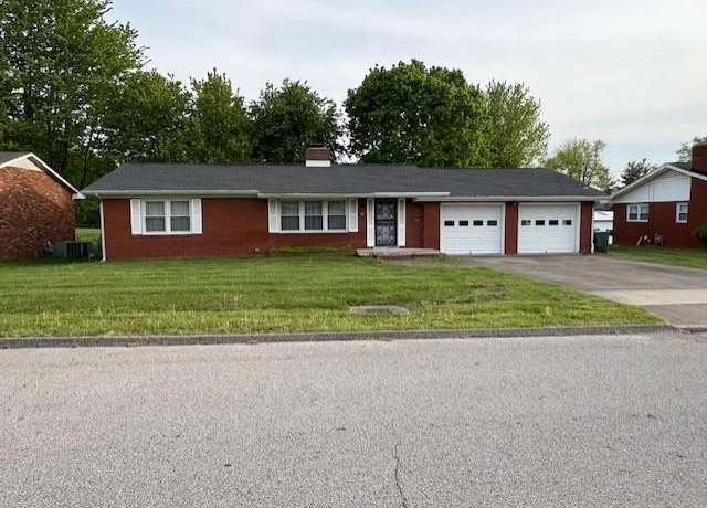 Property at 680 Bishop St, Madisonville, KY 42431, 2 beds, 2 baths