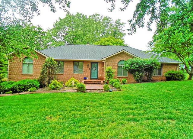Property at 4045 College Heights Dr, Madisonville, KY 42431, 3 beds, 3 baths