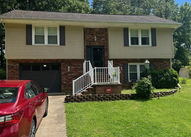 Property at 270 Hickory Holw, Madisonville, KY 42431, 3 beds, 2 baths