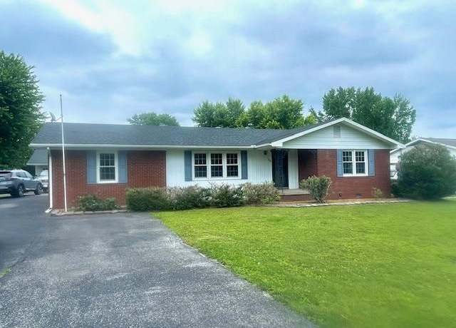 Property at 996 Chickasaw Dr, Madisonville, KY 42431, 3 beds, 2 baths