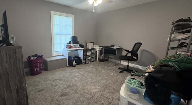 Photo of 643 Hall St, Madisonville, KY 42431